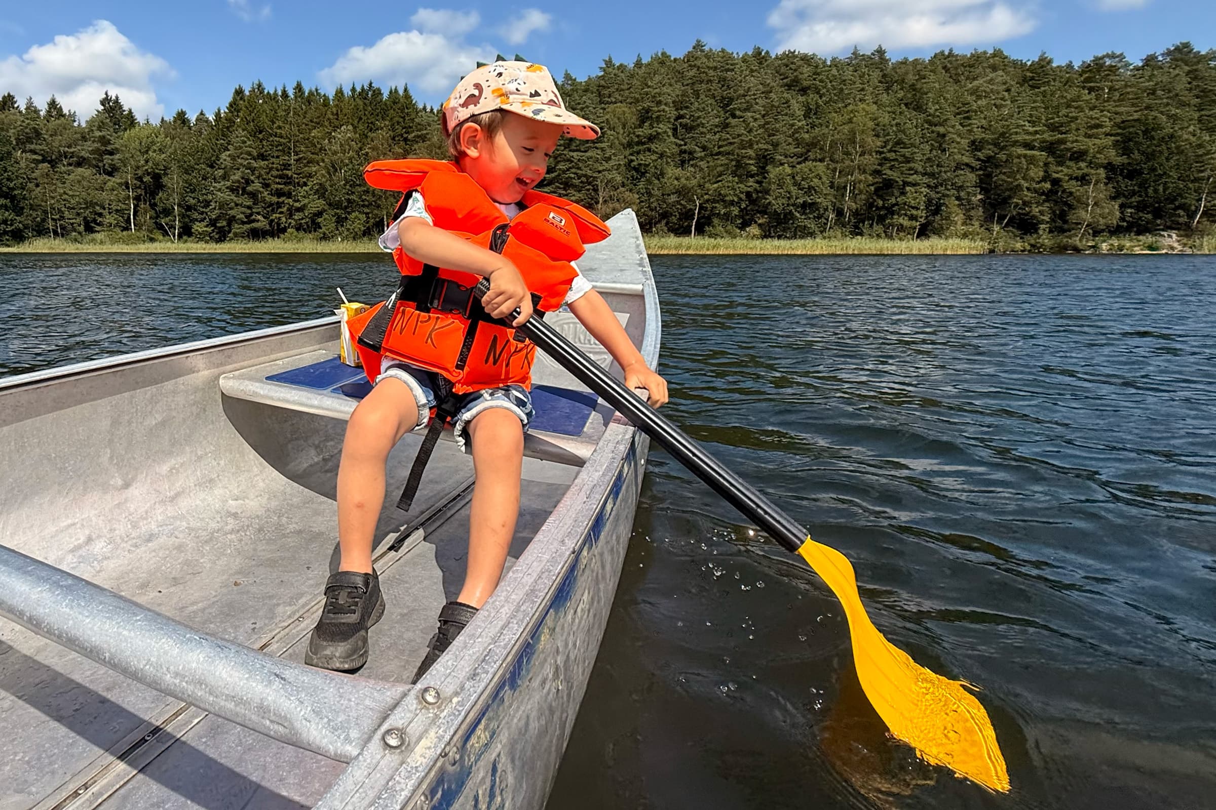 Canoeing at Delsjön, Martin contributed a lot with the paddle.